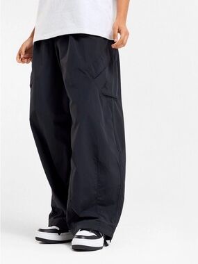 Jordan Flight Chicago Womens Cargo Parachute Pants (HM6144-010) Black medium